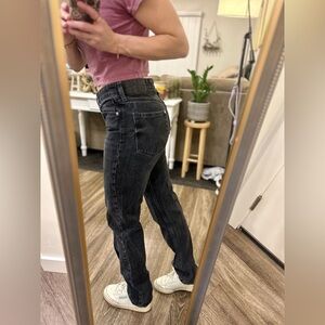 Women’s Black Abercrombie & Fitch Jeans - Straight Regular Fit Mid Waist Rise